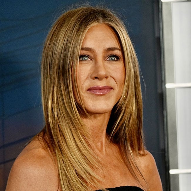 Modern Rachel With Curtain Bangs — Classy Jennifer Aniston Hair