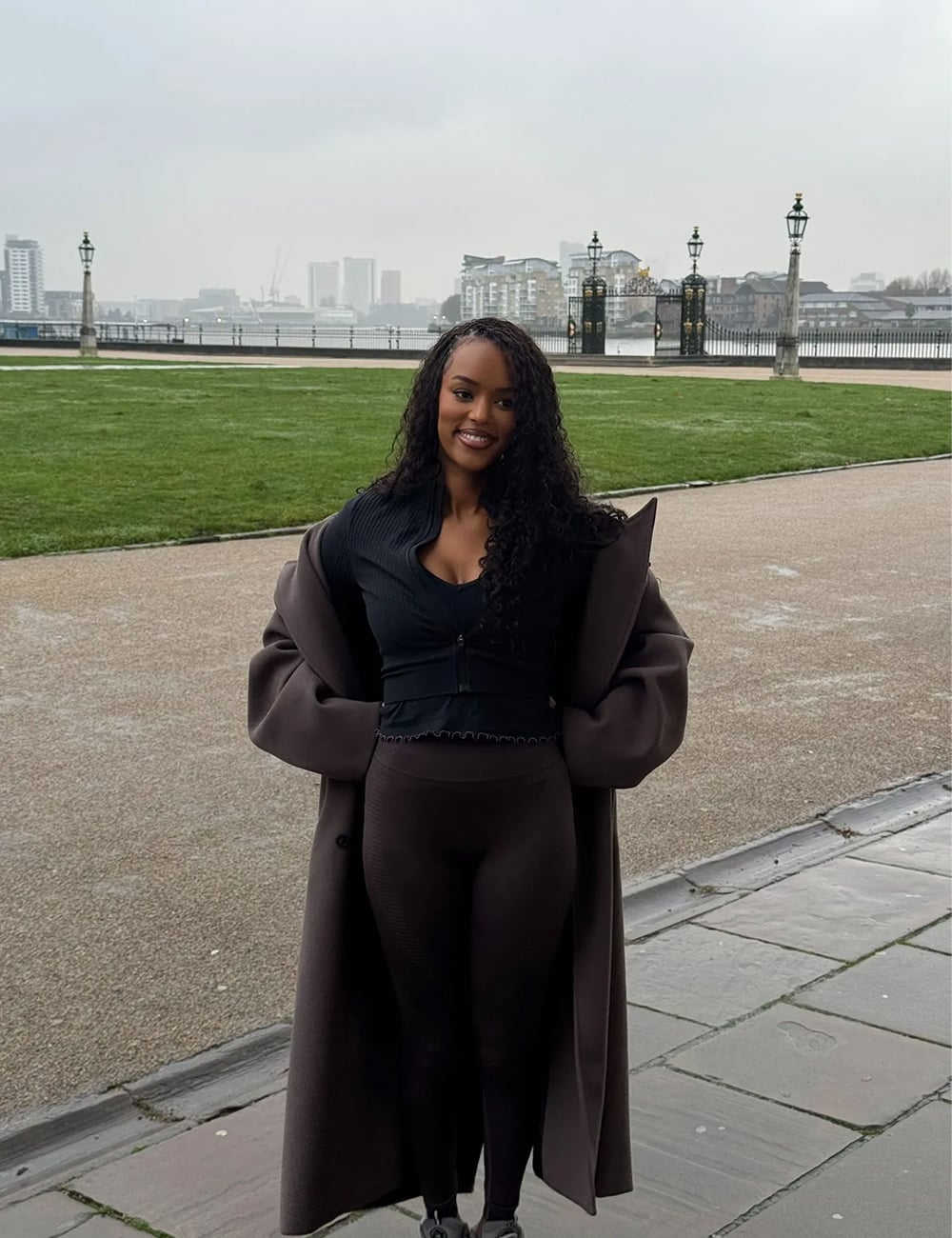 Textured Leggings with Long Coat and Fitted Top — Classy Leggings Outfits