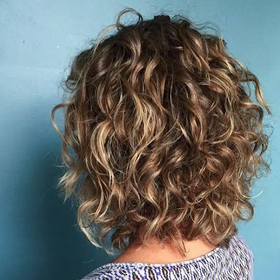 Collarbone Layers with Curtain Bangs and Air Dried Collarbone Layers with Curtain Bangs and Air Dried — Classy Medium Curly Hair