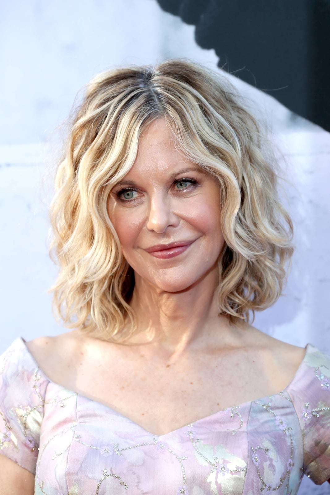 Ash Blonde Lob With Textured Waves, Collarbone — Classy Medium Length Hair