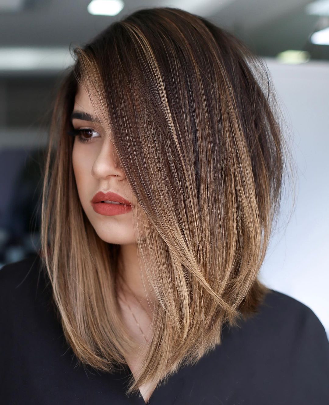 Angled Chin Bob With Blonde Highlights — Classy Medium Length Hair