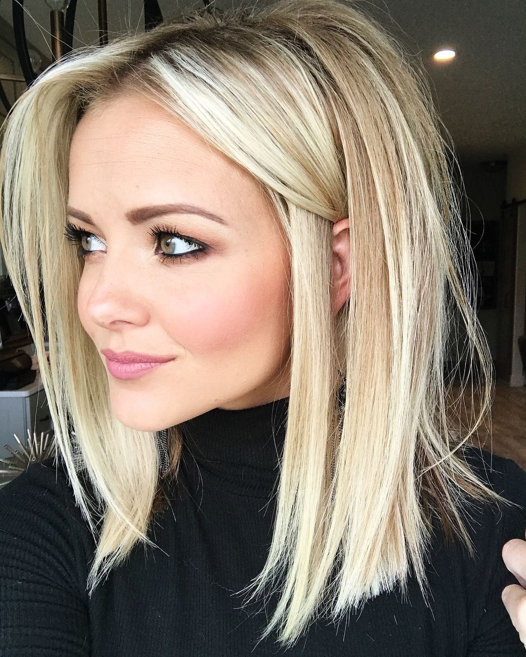 Platinum Blonde Blunt Lob With Dark Roots — Classy Medium Length Hair
