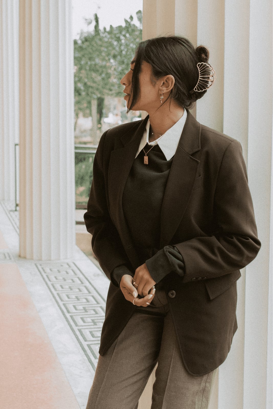 Brown Blazer with Gray Sweater and Trousers Brown Blazer with Gray Sweater and Trousers — Classy Minimalist Outfits
