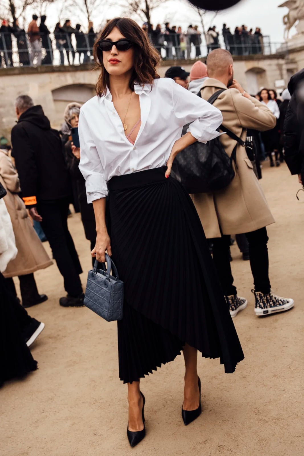 White Shirt Over Pink Bra with Pleated Midi Skirt White Shirt Over Pink Bra with Pleated Midi Skirt — Classy Minimalist Outfits
