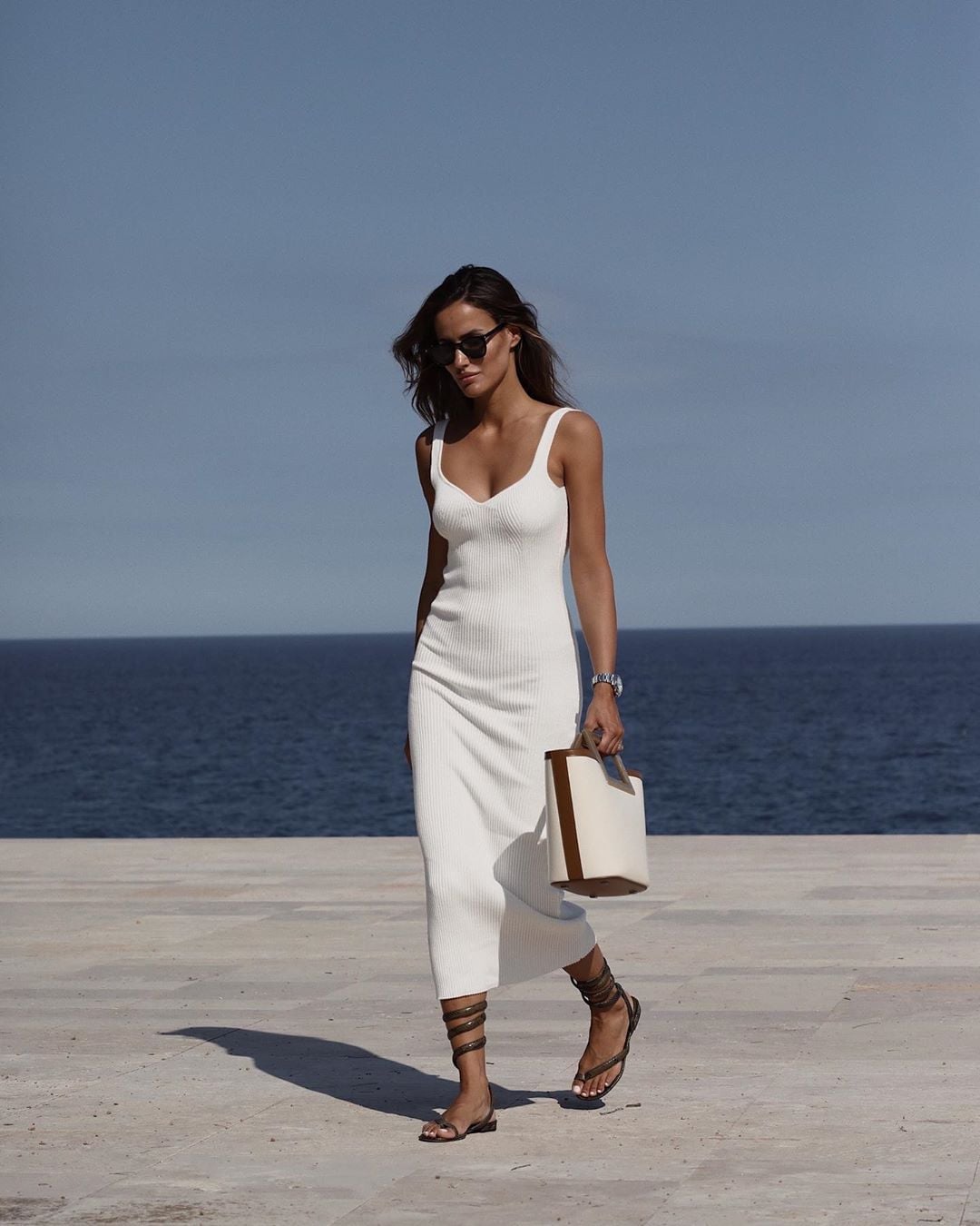 Fitted White Ribbed Knit Dress Fitted White Ribbed Knit Dress — Classy Minimalist Outfits