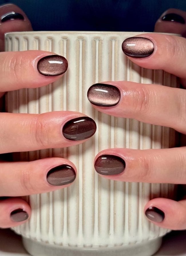 Deep Brown Rose Gold Cat-Eye Short Oval Nails — Classy Mocha Nails