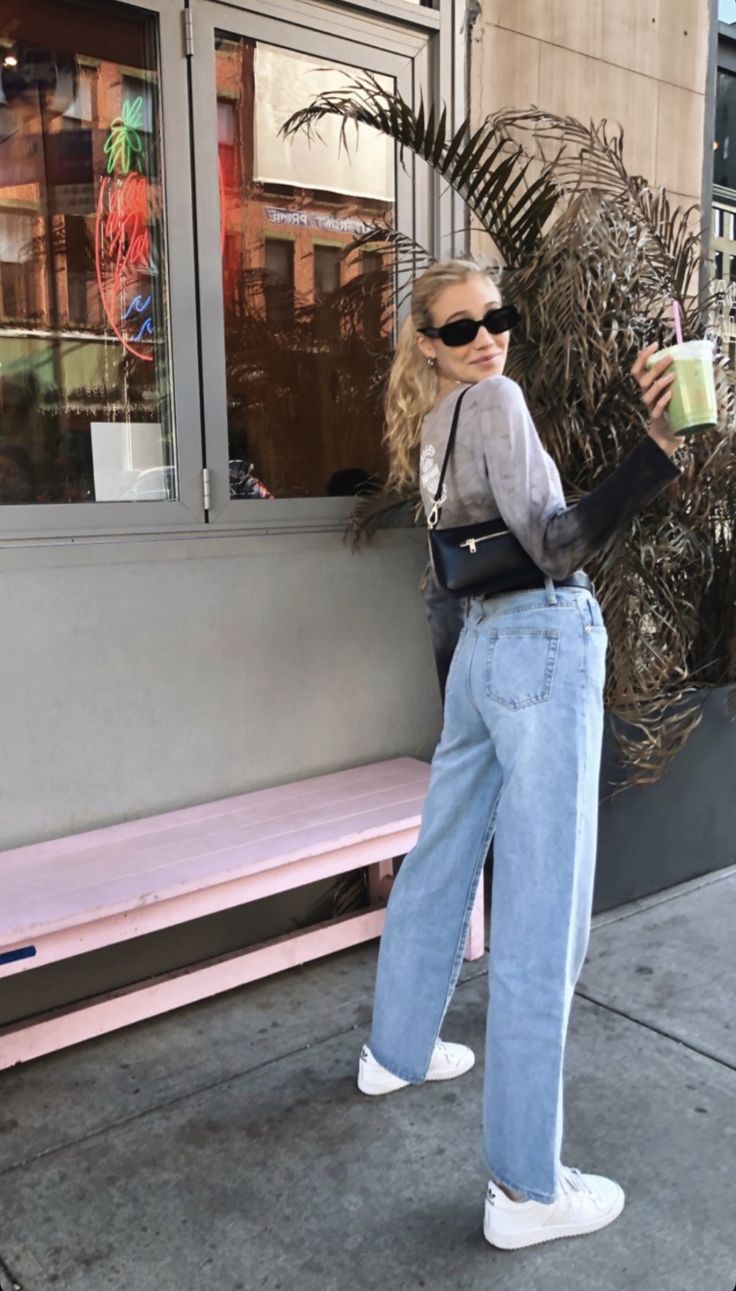 Tie-Dye Top With Wide Leg Jeans Tie-Dye Top With Wide Leg Jeans — Classy Mom Jeans Outfits