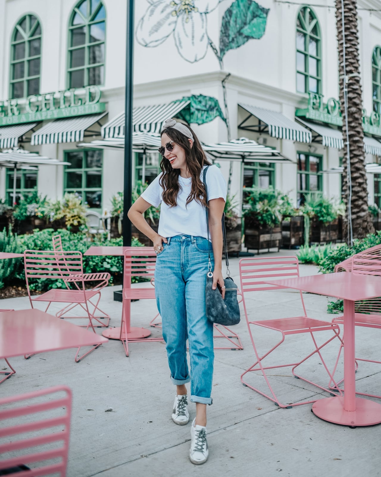 Headband With Rolled Cuff Mom Jeans Headband With Rolled Cuff Mom Jeans — Classy Mom Jeans Outfits