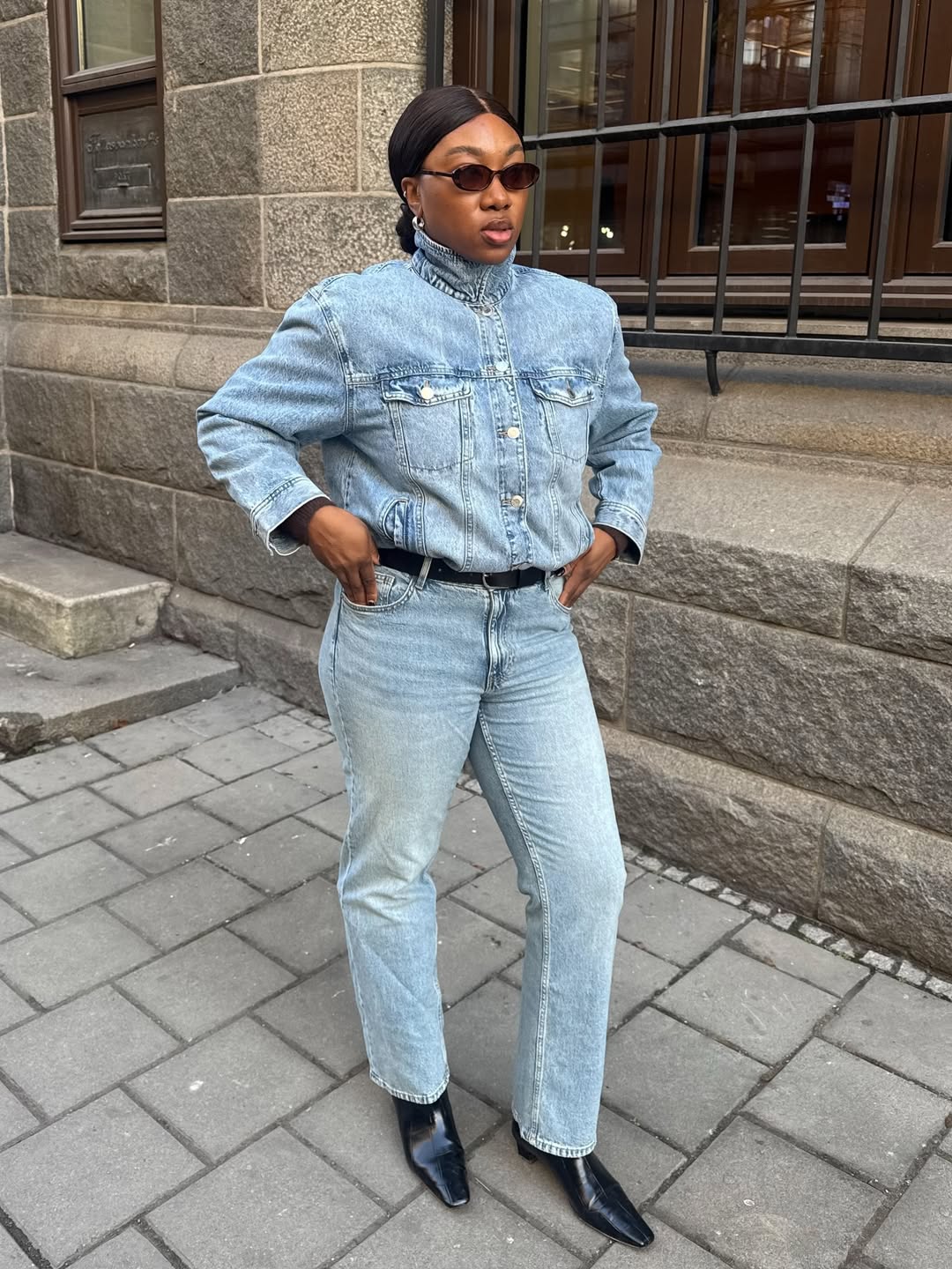 Denim Shirt With Straight Leg Mom Jeans Denim Shirt With Straight Leg Mom Jeans — Classy Mom Jeans Outfits