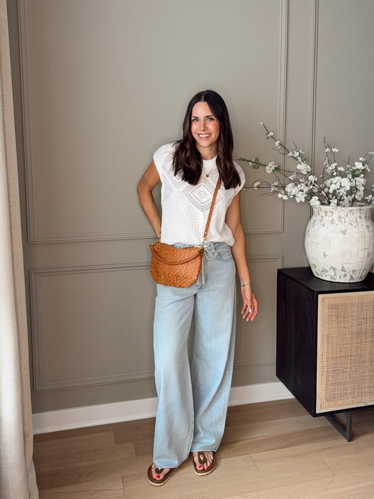 Short Sleeve Knit Top With Wide Leg Jeans Short Sleeve Knit Top With Wide Leg Jeans — Classy Mom Jeans Outfits