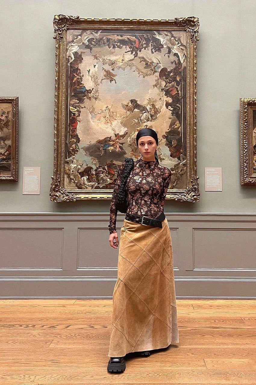 Black Crop Top With Denim Maxi Skirt Black Crop Top With Denim Maxi Skirt — Classy Museum Outfits