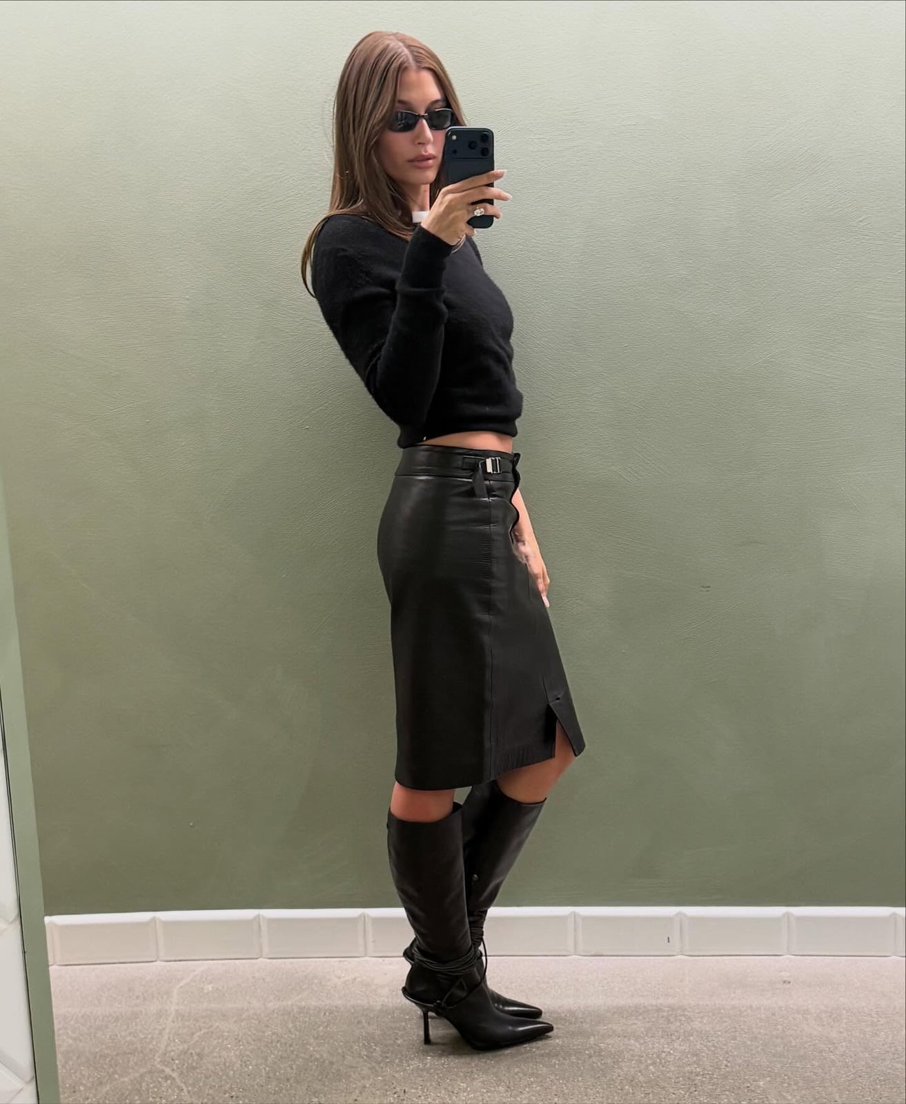 Black knit sweater with leather pencil skirt — Classy Office Siren Outfits
