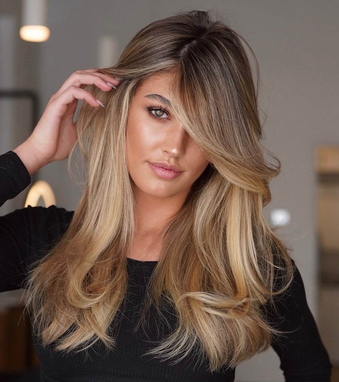 Mid-Back Honey Blonde Balayage With Fine Waves — Classy Old Money Blonde