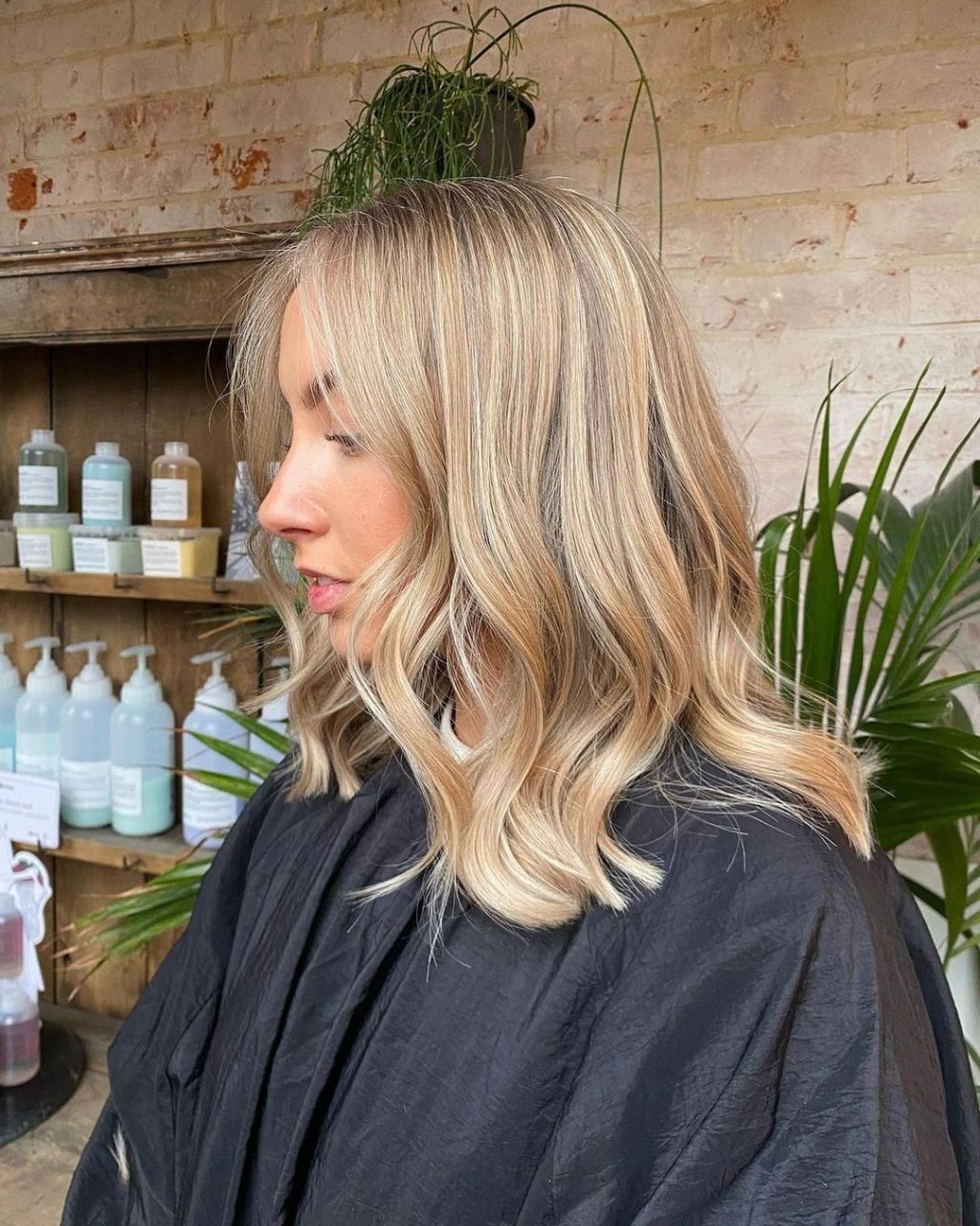 Collarbone Beige Blonde Lob With Balayage — Classy Old Money Blonde