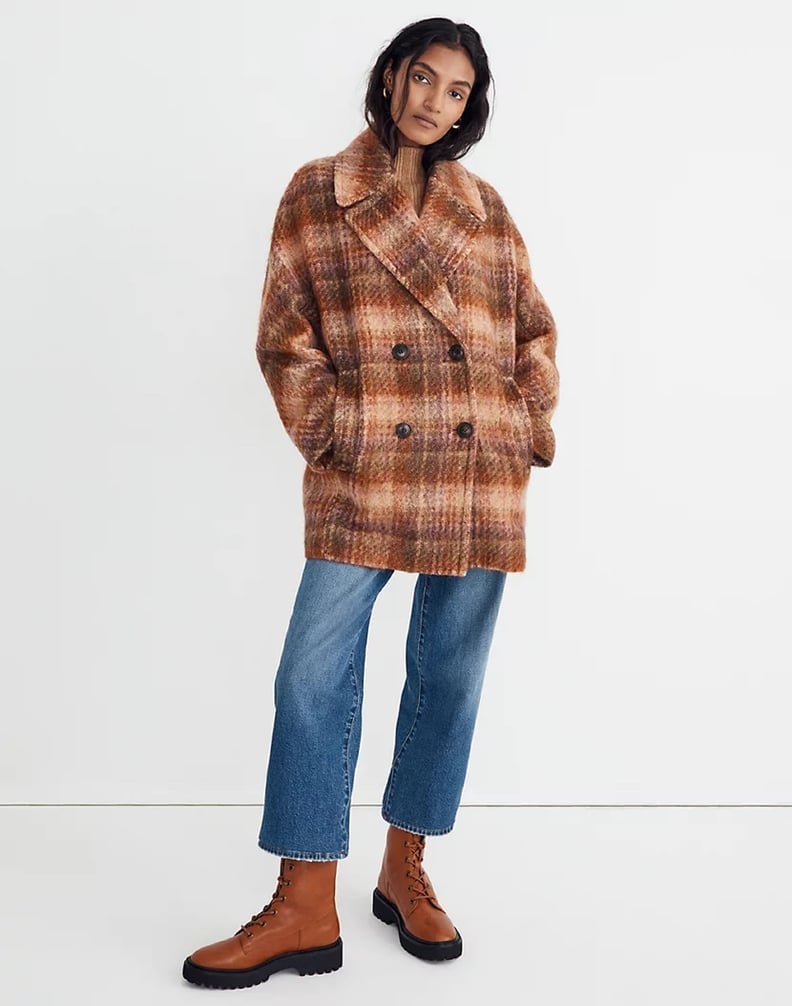 Oversized Plaid Coat with Turtleneck and Boots Oversized Plaid Coat with Turtleneck and Boots — Classy Peacoat Outfits