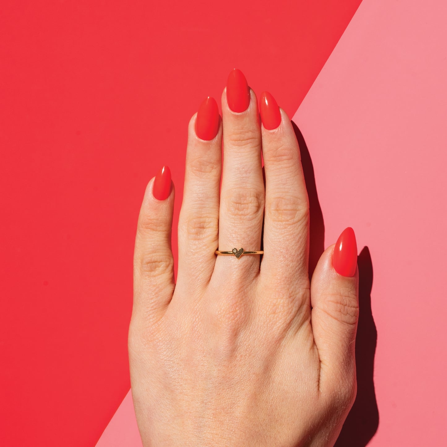Small Heart Detail Vibrant Red Medium Almond Small Heart Detail Vibrant Red Medium Almond — Classy Red Almond Nails