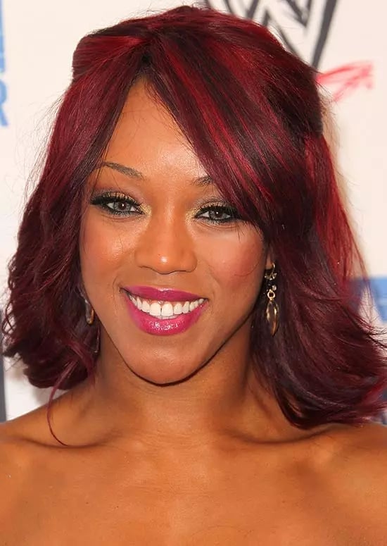 Collarbone Lob With Side Swept Bangs Collarbone Lob With Side Swept Bangs — Classy Red Hair Black Women
