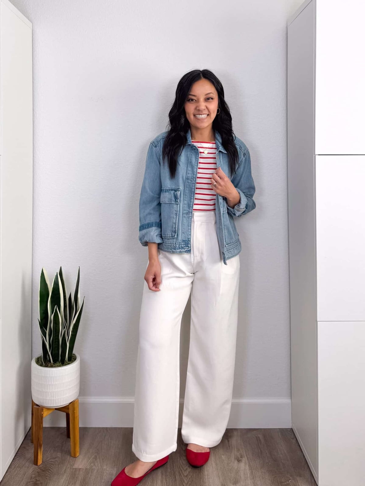 Red And White Striped T-Shirt Under Denim Jacket Red And White Striped T-Shirt Under Denim Jacket — Classy Red Top Outfits