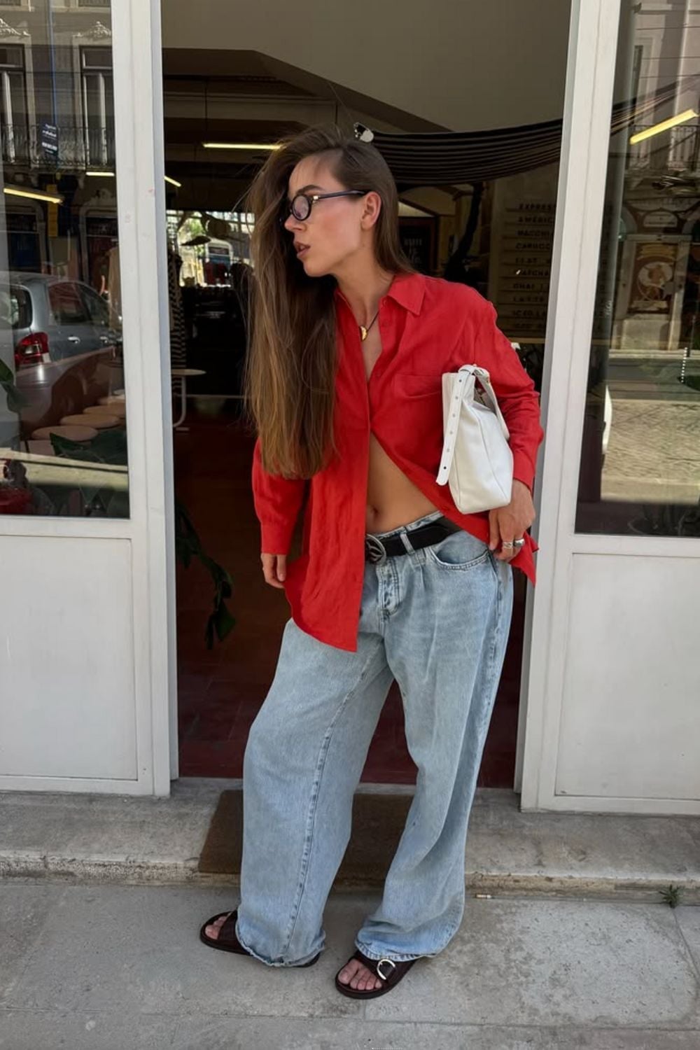 Oversized Red Linen Shirt With Wide Leg Jeans Oversized Red Linen Shirt With Wide Leg Jeans — Classy Red Top Outfits