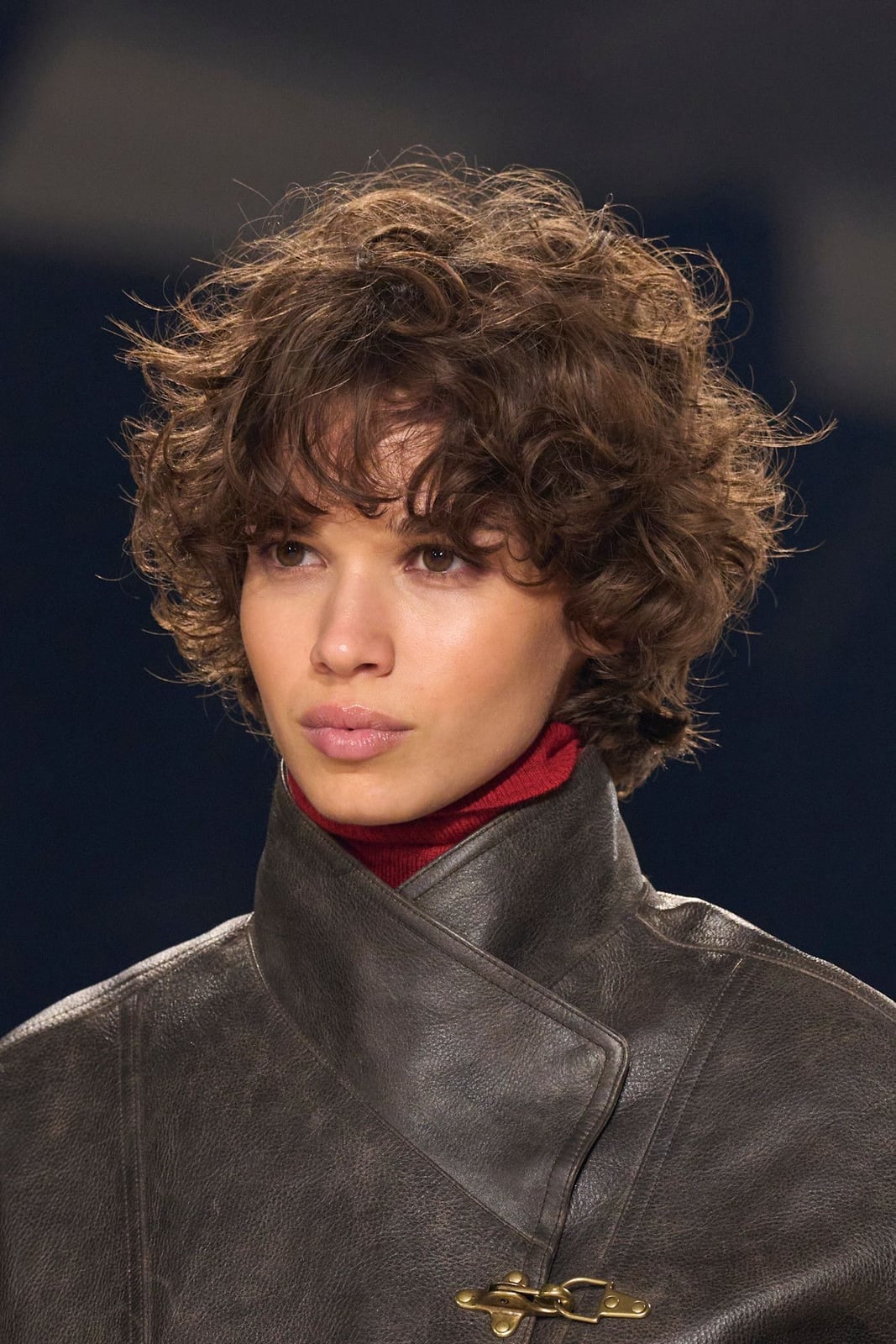 Collarbone Shag With Textured Loose Waves Collarbone Shag With Textured Loose Waves — Classy Short Curly Hair