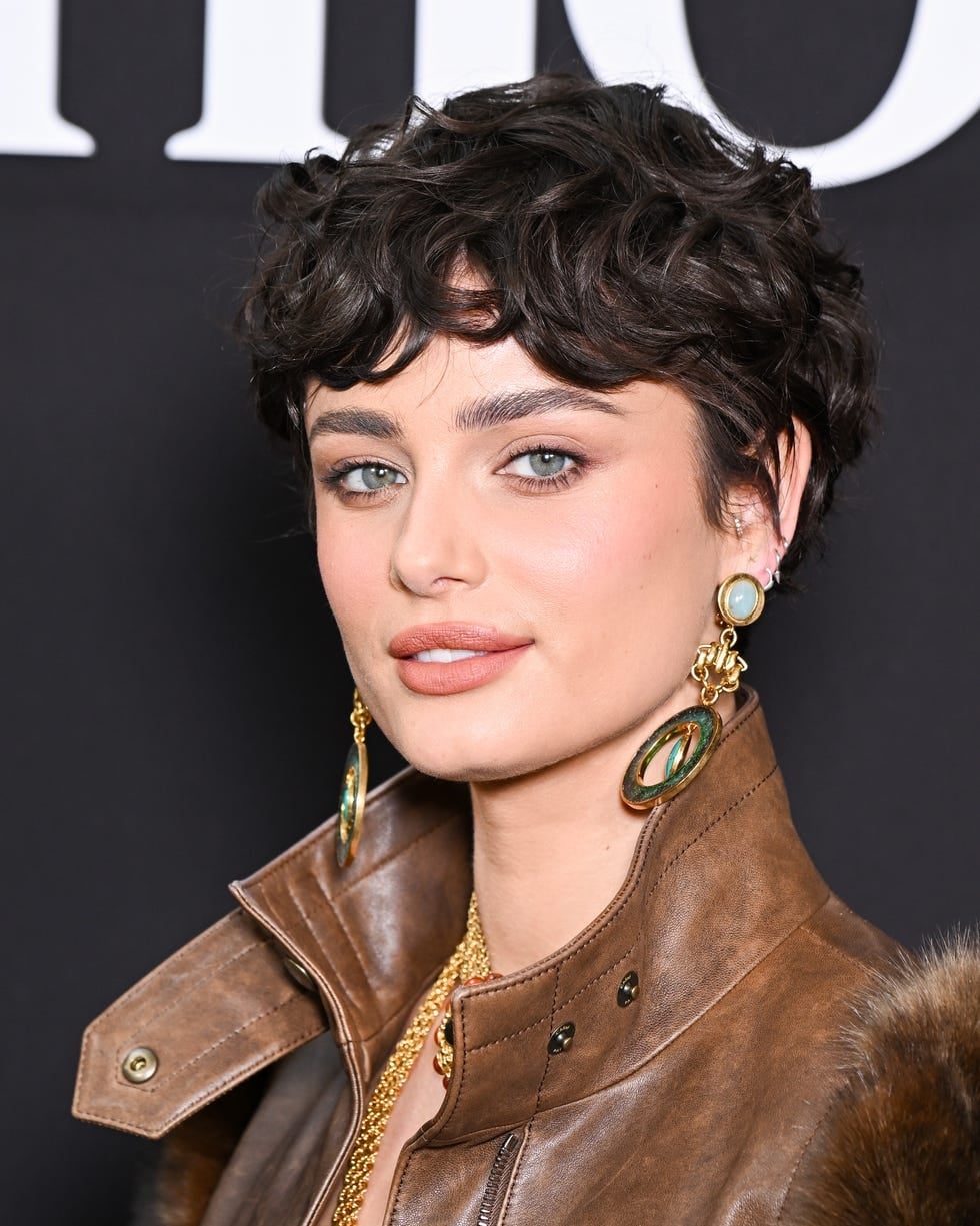 Dark Brown Pixie With Side-Swept Fringe Dark Brown Pixie With Side-Swept Fringe — Classy Short Natural Hairstyles