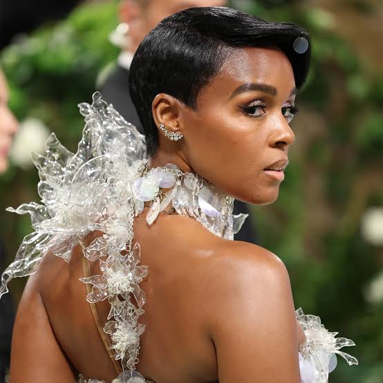 Classic Black Pixie With Sleek Finish Classic Black Pixie With Sleek Finish — Classy Short Natural Hairstyles