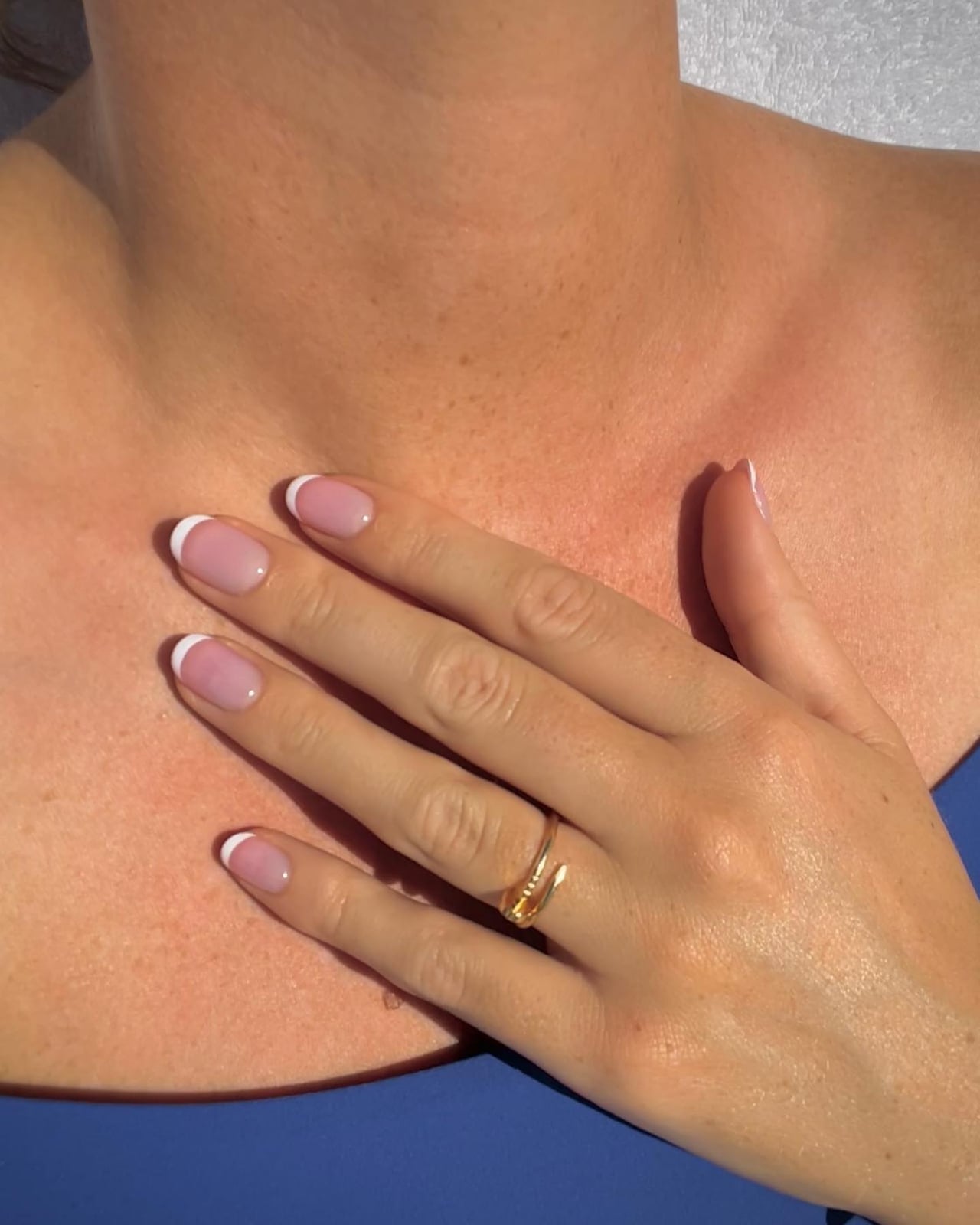 Classic Nude White French Short Oval Nails — Classy Short Oval Nails