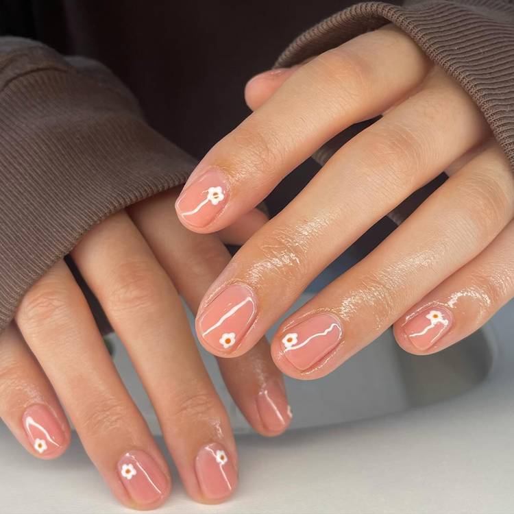 Peachy Pink Floral Accent Short Oval Nails — Classy Short Oval Nails