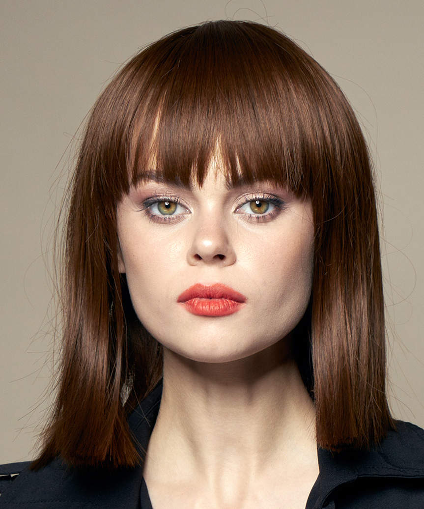 Sharp Chin Length Blonde Bob With Side Part, Close-Up Take — Classy Shoulder Length Bob