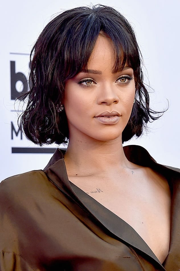 Dark Brown Collarbone Bob With Curtain Bangs — Classy Shoulder Length Bob
