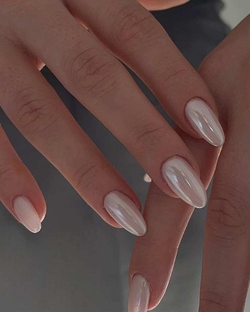 White Chrome Mirror Finish Almond Nails White Chrome Mirror Finish Almond Nails — Classy Silver Chrome Nails