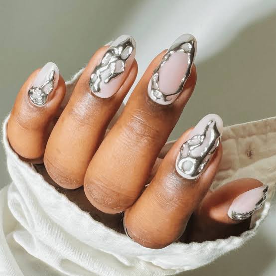 Silver French Tip Star Dot Accent Almond Nails Silver French Tip Star Dot Accent Almond Nails — Classy Silver Chrome Nails