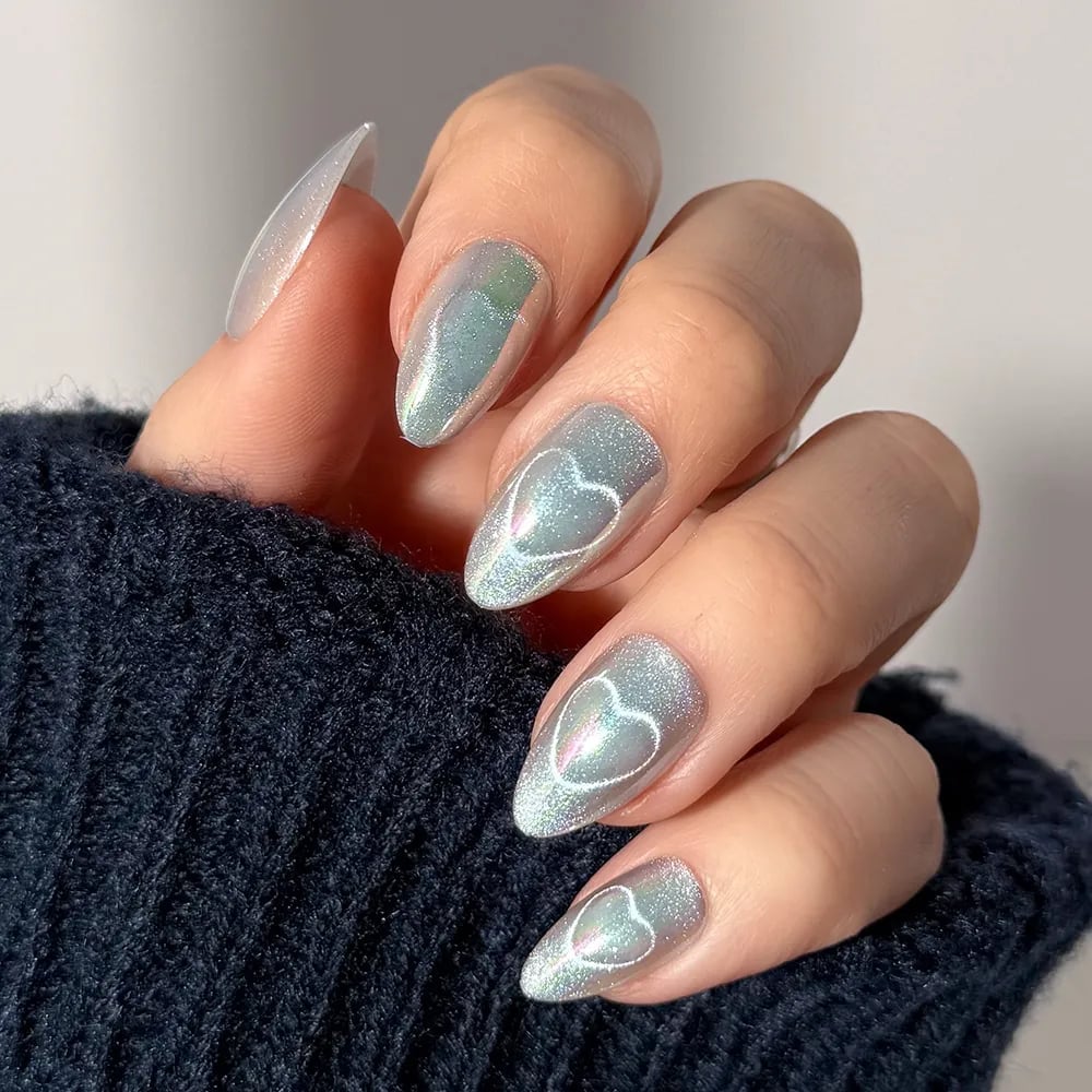 Silver Heart Outline Chrome Almond Nails Silver Heart Outline Chrome Almond Nails — Classy Silver Chrome Nails