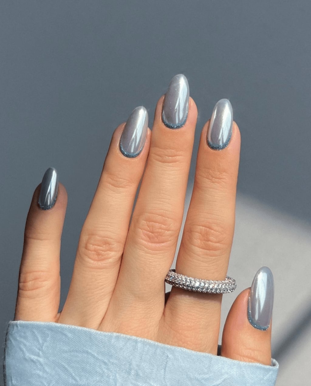 Silver Sculptural Elements Sheer Pink Almond Nails Silver Sculptural Elements Sheer Pink Almond Nails — Classy Silver Chrome Nails