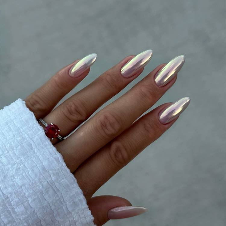 Iridescent Pink Blue Chrome Medium Almond Nails Iridescent Pink Blue Chrome Medium Almond Nails — Classy Silver Chrome Nails