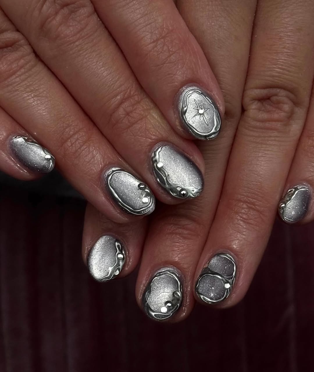 Dark Silver Gradient Chrome Rhinestone Long Stiletto Nails Dark Silver Gradient Chrome Rhinestone Long Stiletto Nails — Classy Silver Chrome Nails