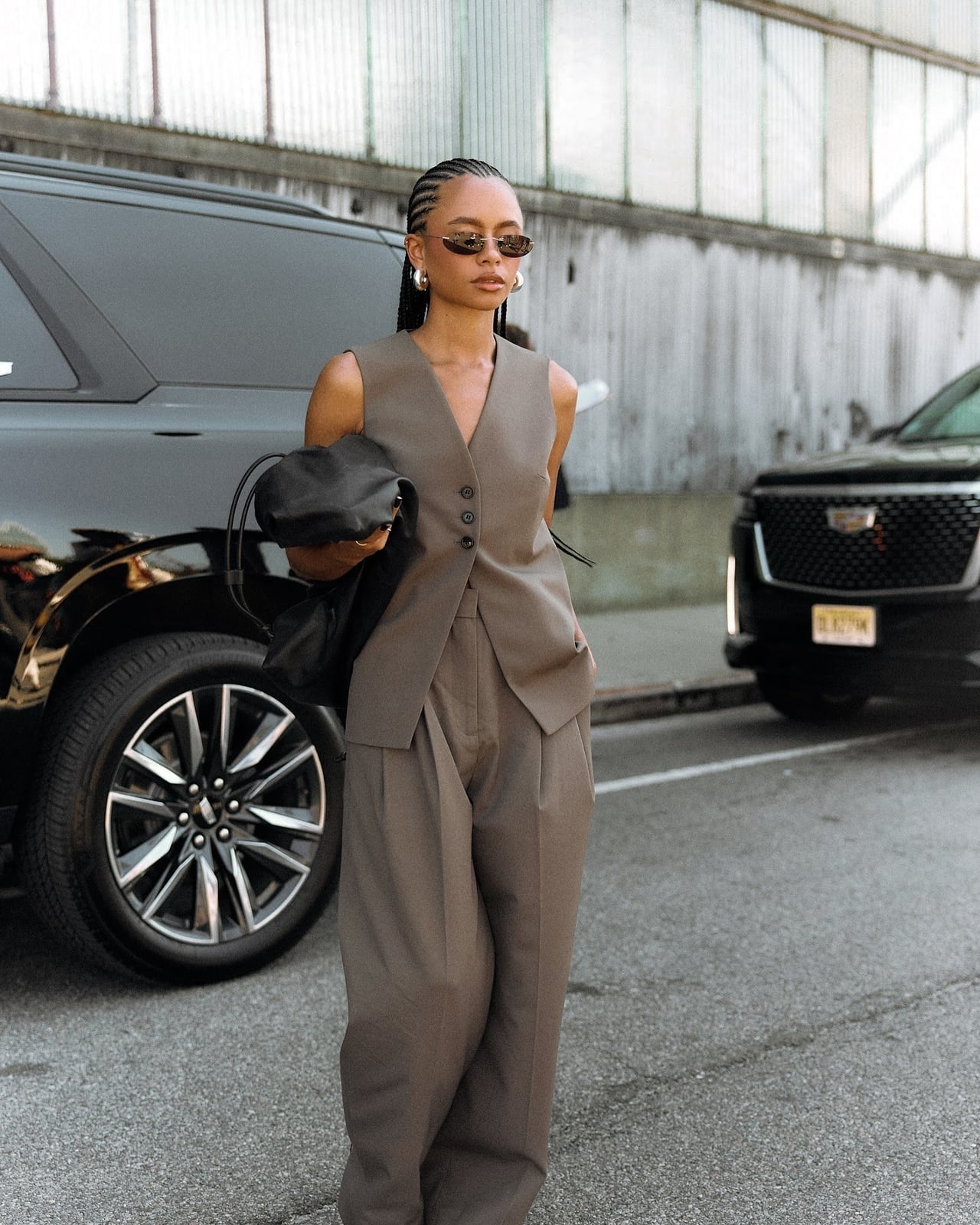 Taupe waistcoat and wide-leg trousers for a modern look — Classy Streetwear Outfits