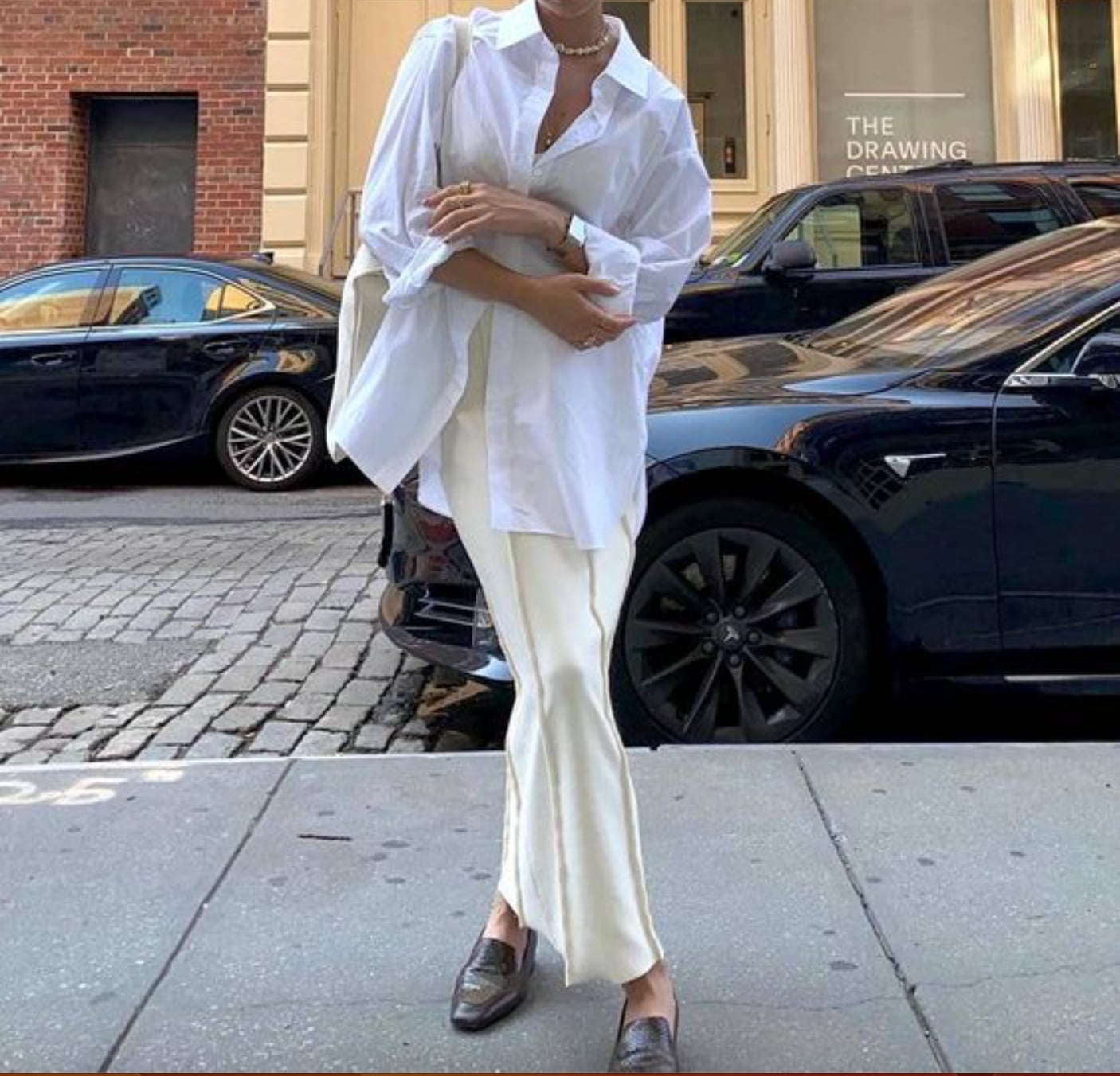 Oversized white shirt with satin wide-leg trousers — Classy Streetwear Outfits