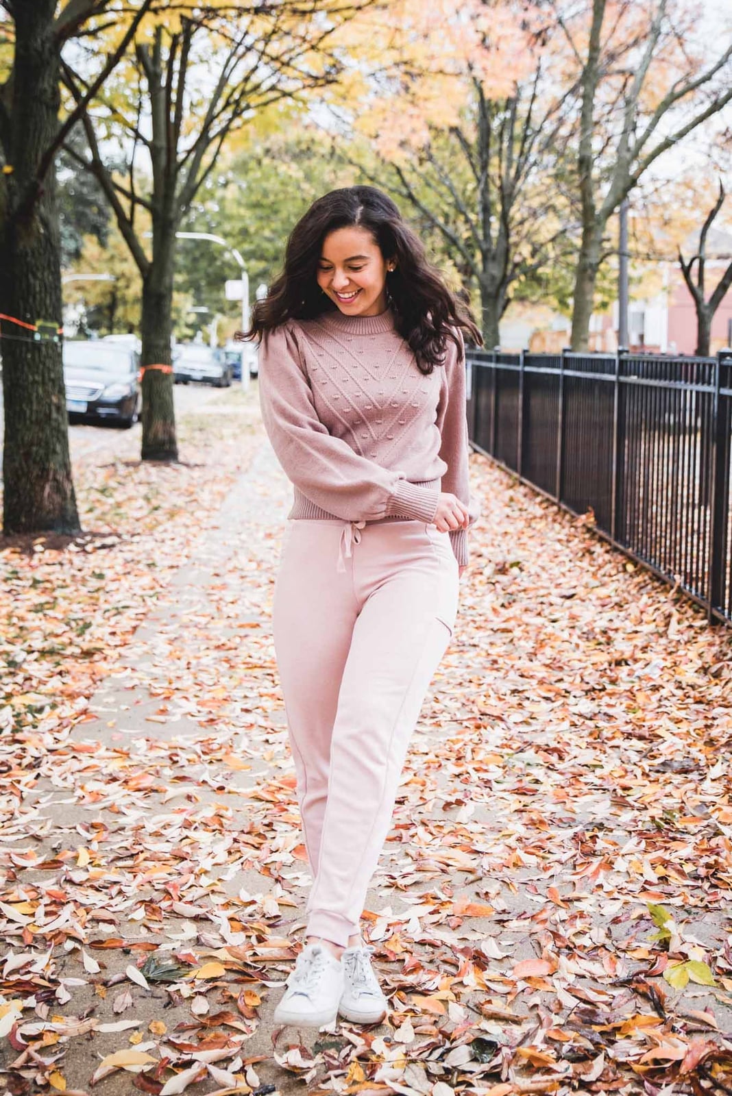 Light Pink Straight Leg Sweatpants With Textured Knit Sweater Light Pink Straight Leg Sweatpants With Textured Knit Sweater — Classy Sweatpants Outfits