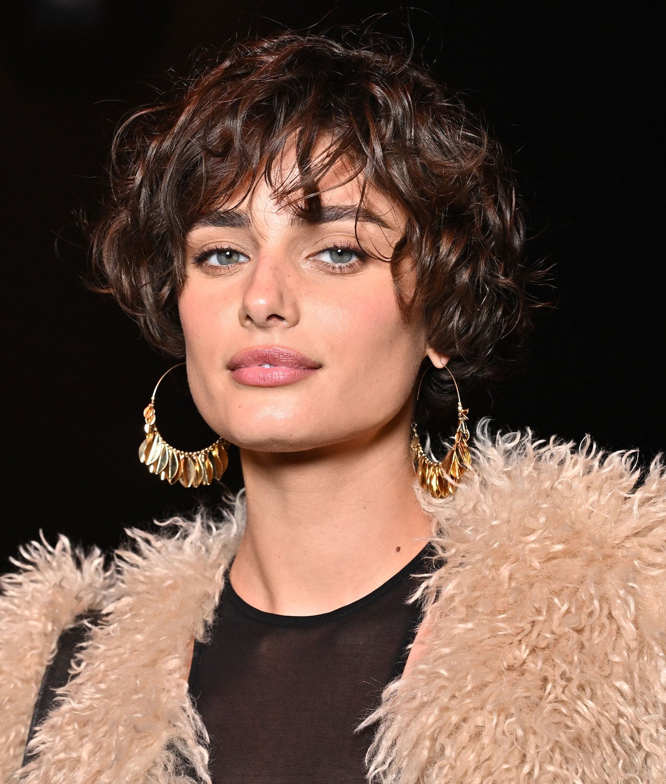 Textured Wavy Pixie With Face Framing — Classy Very Short Hair