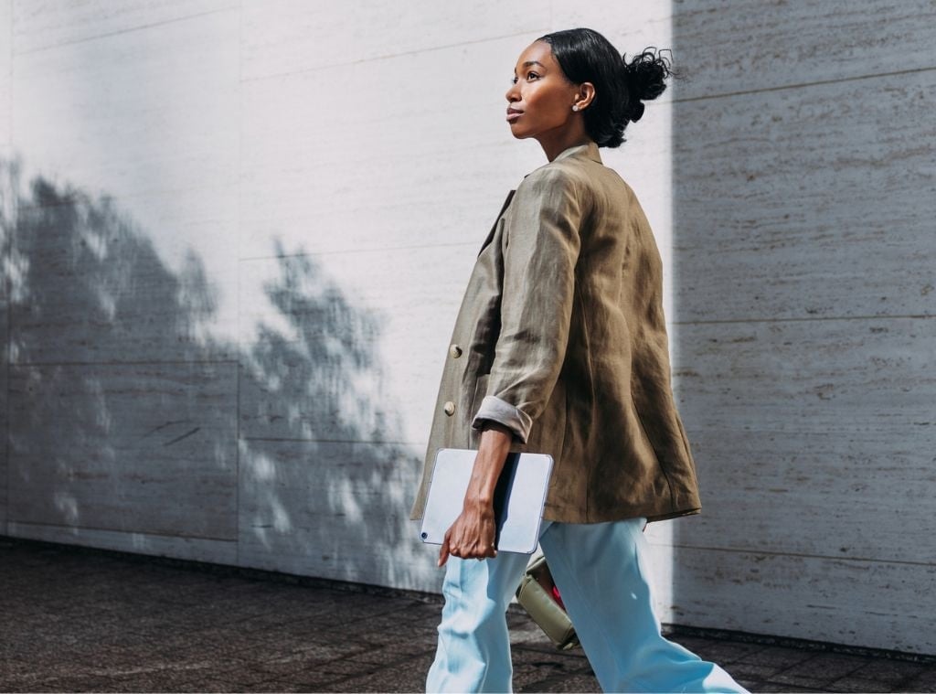 Olive green linen blazer with rolled sleeves — Classy Work Outfits