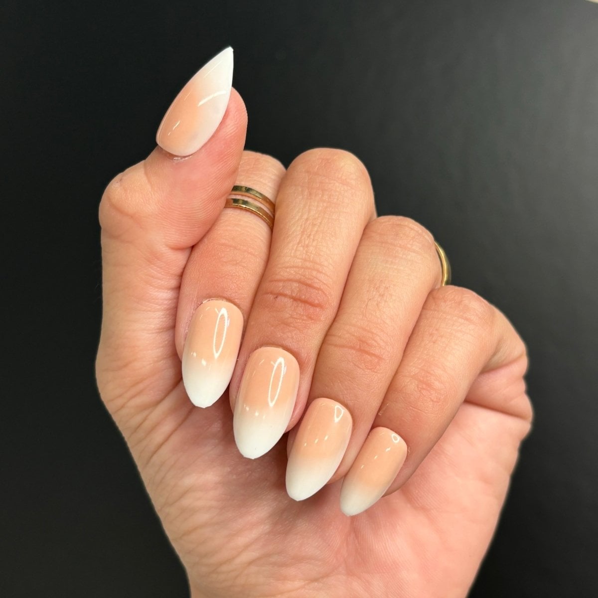 Short Almond Ombre French Tip Nails, короткие миндальные — Cute Almond Nails