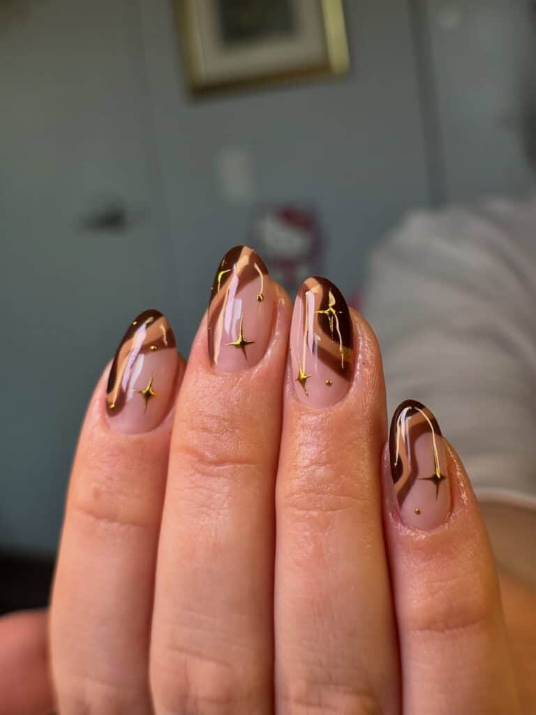 Medium Almond Geometric Gold Accents Medium Almond Geometric Gold Accents — Cute Brown Nails