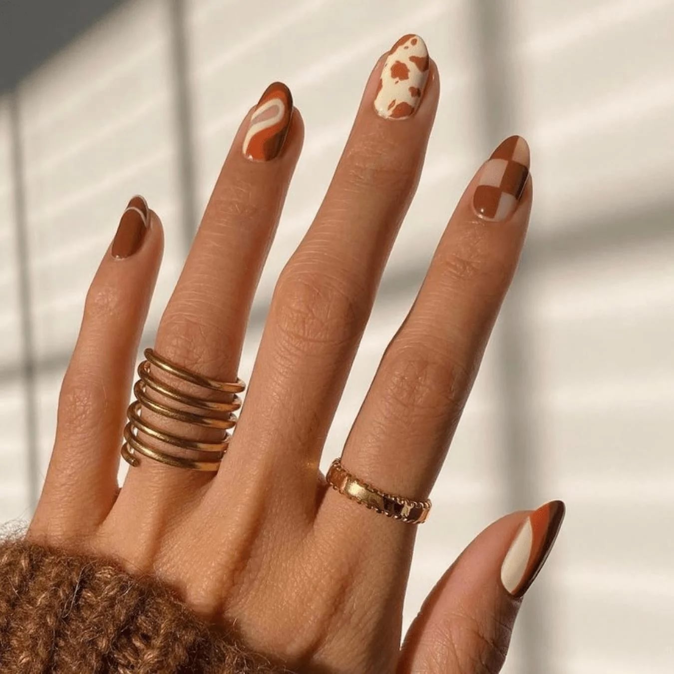 Glossy Dark Brown Cat Eye Nails Glossy Dark Brown Cat Eye Nails — Cute Brown Nails