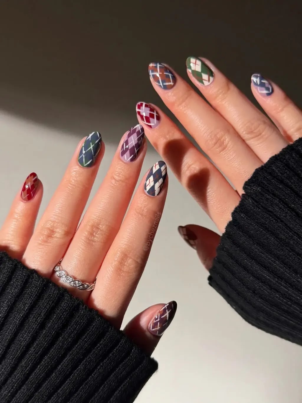 Fall Argyle Pattern Short Oval Nails — Cute Short Acrylic Nails