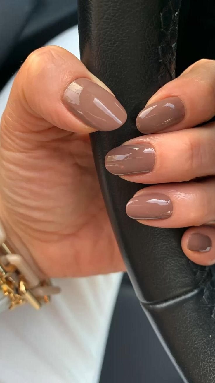 Opaque Medium Brown Tan Short Almond Nails — Cute Tan Nails