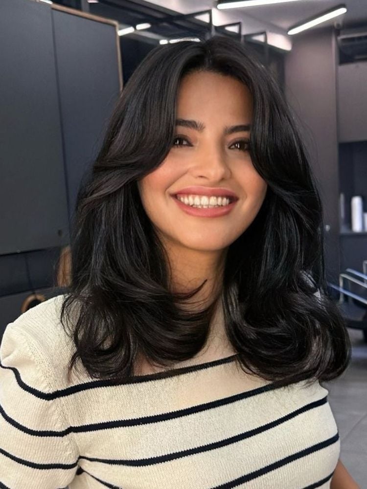 Thick Shoulder Length With Face-Framing Layers Thick Shoulder Length With Face-Framing Layers — Cute Ways to Style Curtain Bangs