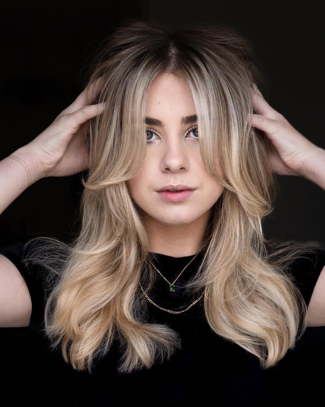 Mid-Back Dark Blonde With Voluminous Curtain Bangs Mid-Back Dark Blonde With Voluminous Curtain Bangs — Cute Ways to Style Curtain Bangs