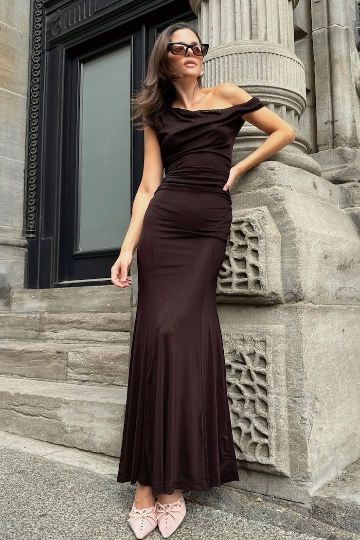 Dark brown ruched jersey dress off-the-shoulder — Dress for Wedding Guest
