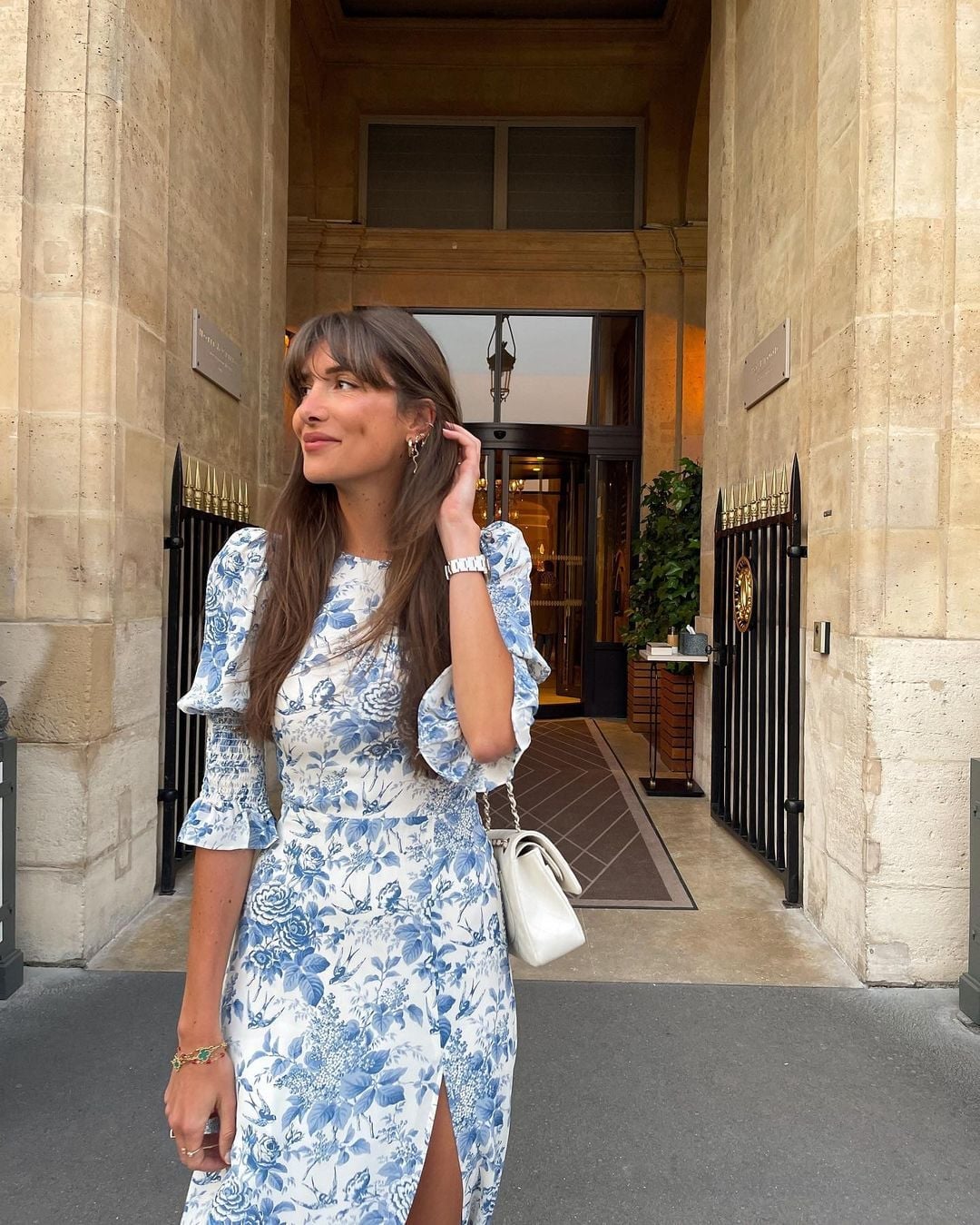 White floral print midi dress with puff sleeves — Dress for Wedding Guest